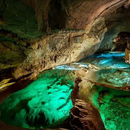 Casa de Férias Aux Portes De L'ardeche Et Des Cevennes Allegre Les Fumades