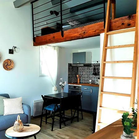 Holiday home Aux Portes De L'ardeche Et Des Cevennes Allegre Les Fumades